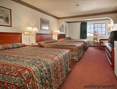 Days Inn By Wyndham Laramie Habitación foto